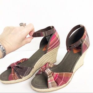 Rocket Dog Plaid Wedged Open-toe Sandal with Ankle Strap Heel Cap Jute Trimming